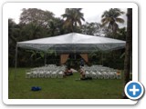 Tenda Piramidal 10x10m em lona cristal para cerimônia. Capacidade 80 a 100 cadeiras